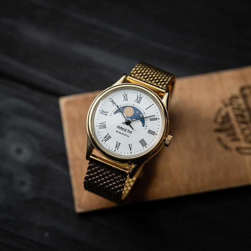 Original Mens Vintage wrist watch Raketa Lunar Calendar 1980s